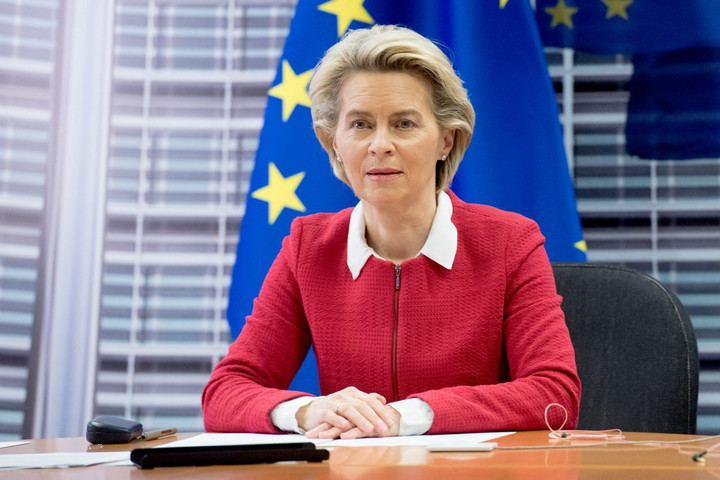 Az Európai Bizottság nyitott az uniós oltási igazolvány bevezetésére