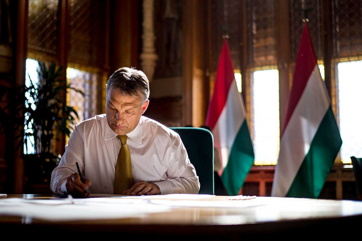 Orbán: Amit Szájer tett, az a mi politikai közösségünk értékrendjébe nem fér bele