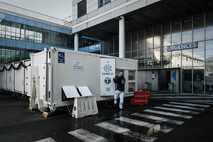 A párizsi ügyészség átfogó vizsgálatot indított a járványkezelés ügyében