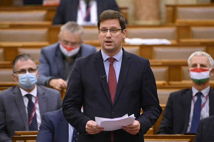 Fotó: MTI/Kovács Tamás Gulyás: Hazánk felkészült arra, hogy a mostaninál nagyobb betegszámot is ellásson
