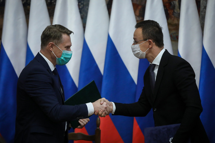 Fotó: MH/Hegedüs Róbert Szijjártó: A cél, hogy minél gyorsabban vakcinához jussanak a magyarok