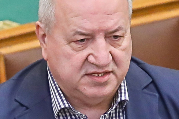 Korózs Lajos most a koronavírusban meghalt embereken nevetett