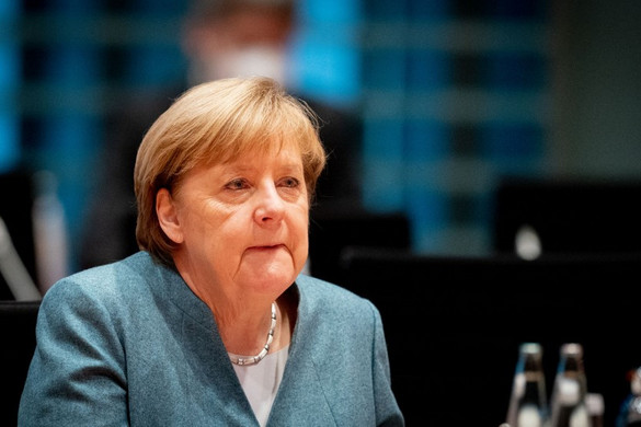 Merkel: Tisztázni kell a beavatkozás fogalmát a nemzetközi kapcsolatokban