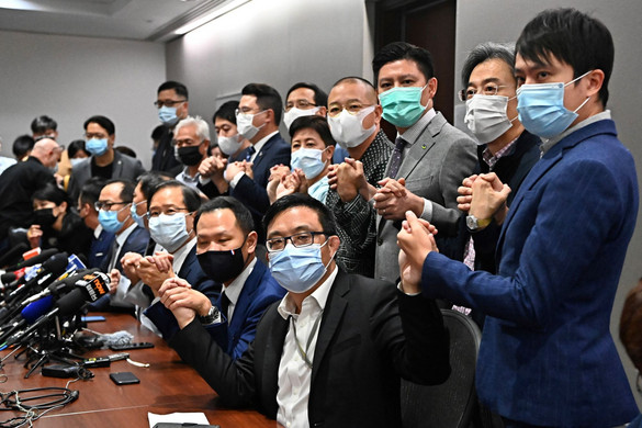 Kiszorítja Kína az ellenzéket Hongkongból