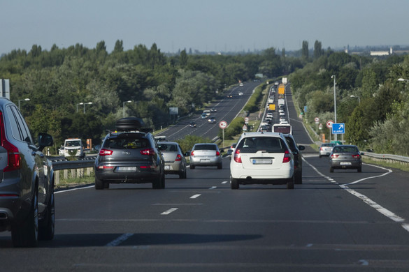 Rogán: 2032-ig 317 kilométer új út épül