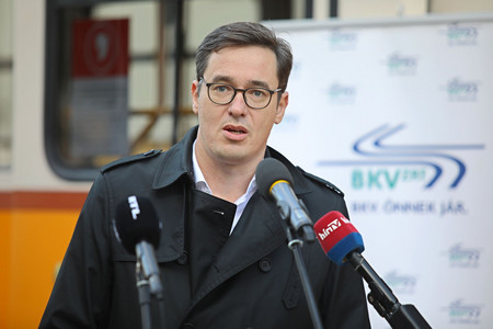 Karácsonynak nagyon gyorsan buszokat kellene szereznie