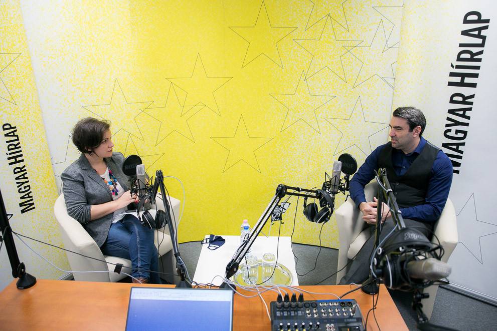Fotó: MH/Purger Tamás Lapunk főmunkatársa, Őry Mariann és ifj. Lomnici Zoltán alkotmányjogász, a Századvég Alapítvány jogi szakértője a Faktum podcast-adásának felvételén