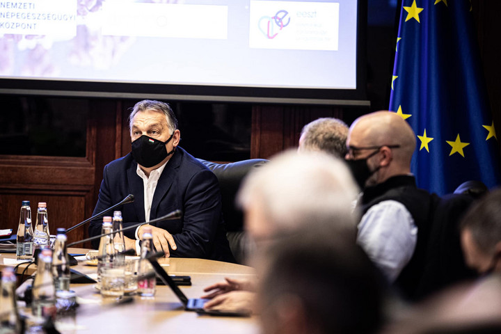 Fotó: Facebook/Orbán Viktor A kormányfő az operatív törzs ülésén kezdte a napot