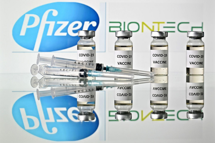 Egyesztendős védelmet ad a Pfizer oltóanyaga