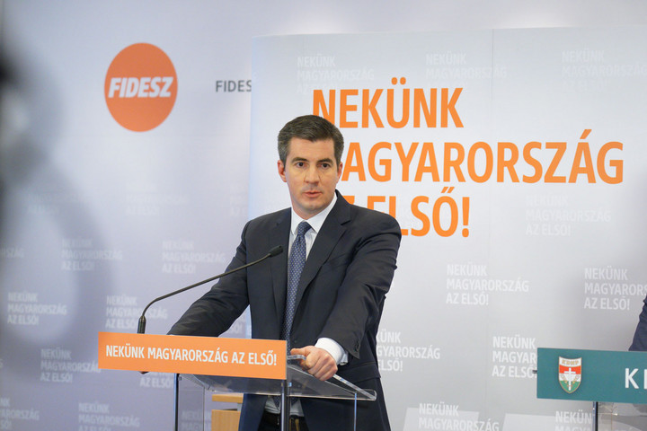 Fotó: MH/Katona László Kocsis: Az a leghelyesebb, ha az emberek döntenek a gyermekvédelmi vitában