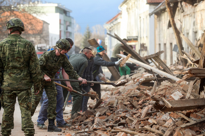 A MOL segíti a földrengés károsultjait Horvátországban