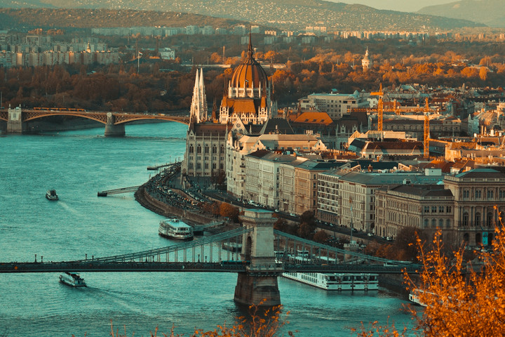 Isten éltessen Budapest!
