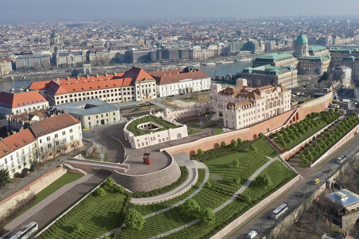 Fotó: Várkapitányásg NZrt. Restaurálják Görgei Artúr Várbéli lovasszobrát