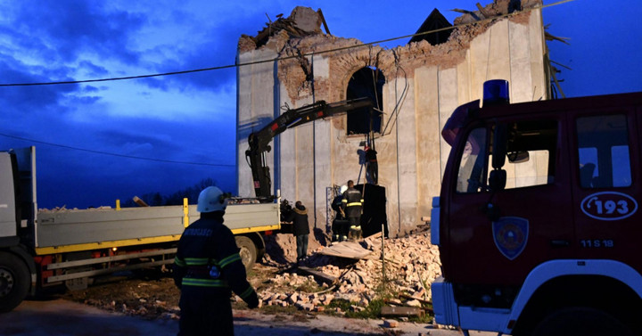 Fotó: Cropix/Ronald Goršić Petrinjában egy iskola, Zazinában egy templom felújításában vesz részt Magyarország