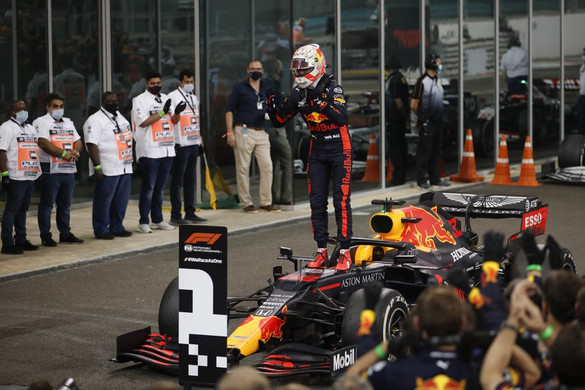 Verstappen nyerte az idény utolsó versenyét