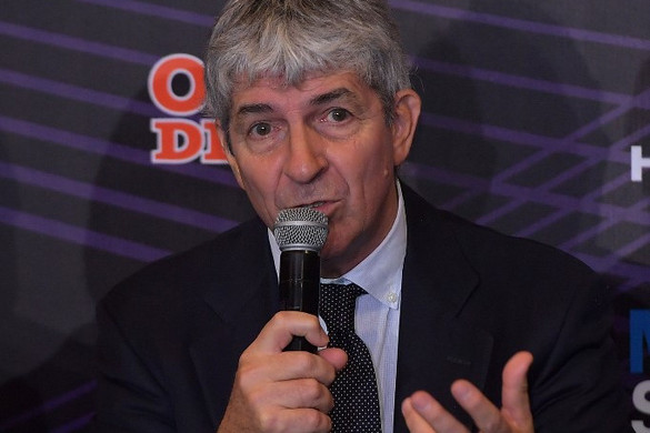 Elhunyt Paolo Rossi