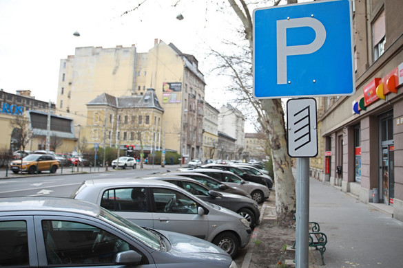 Szűkítené a fizetős parkolási időszakot a Fidesz-KDNP a fővárosban