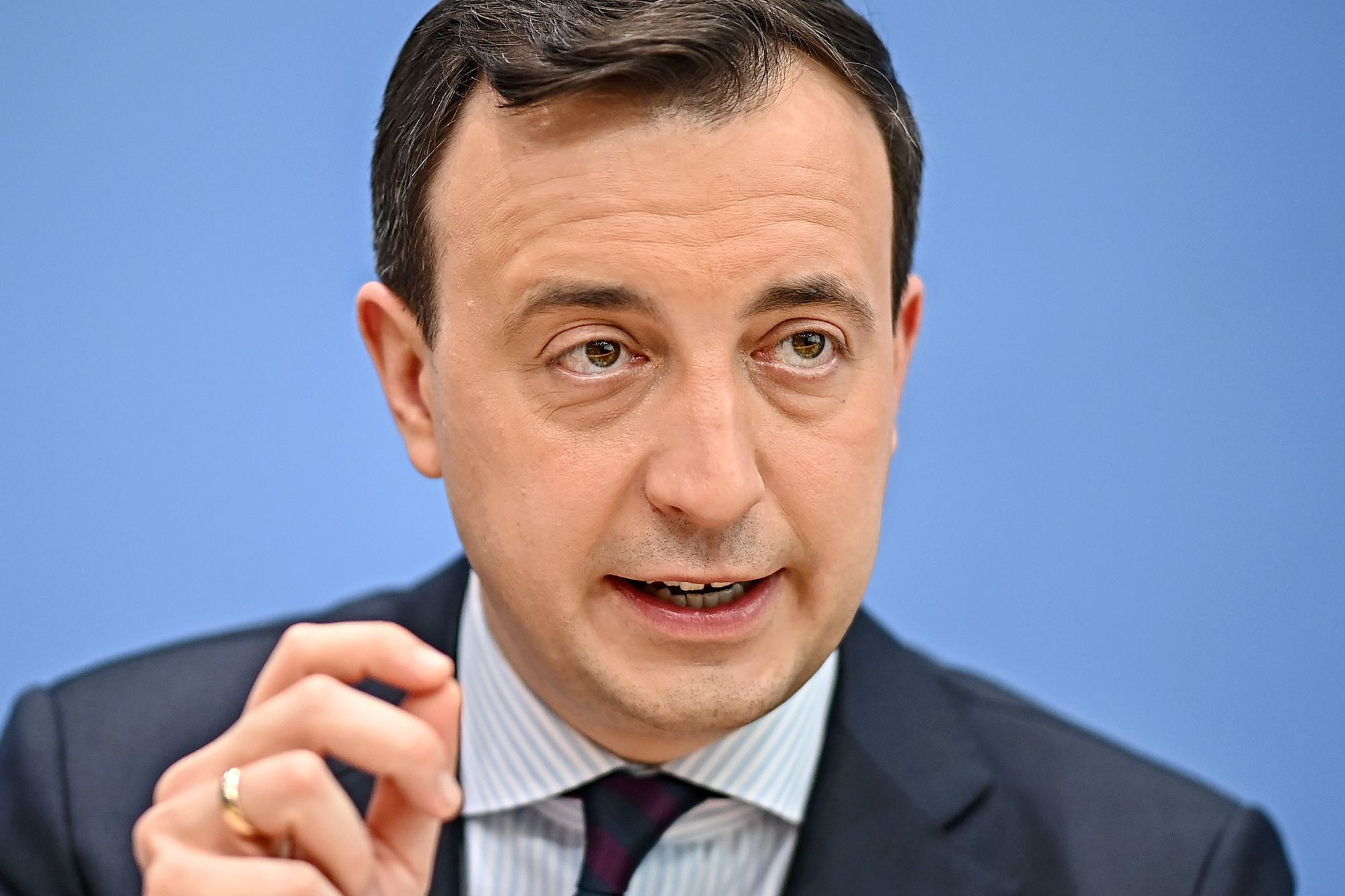 Keményebb fellépést ígért az arab klánokkal szemben a CDU főtitkára