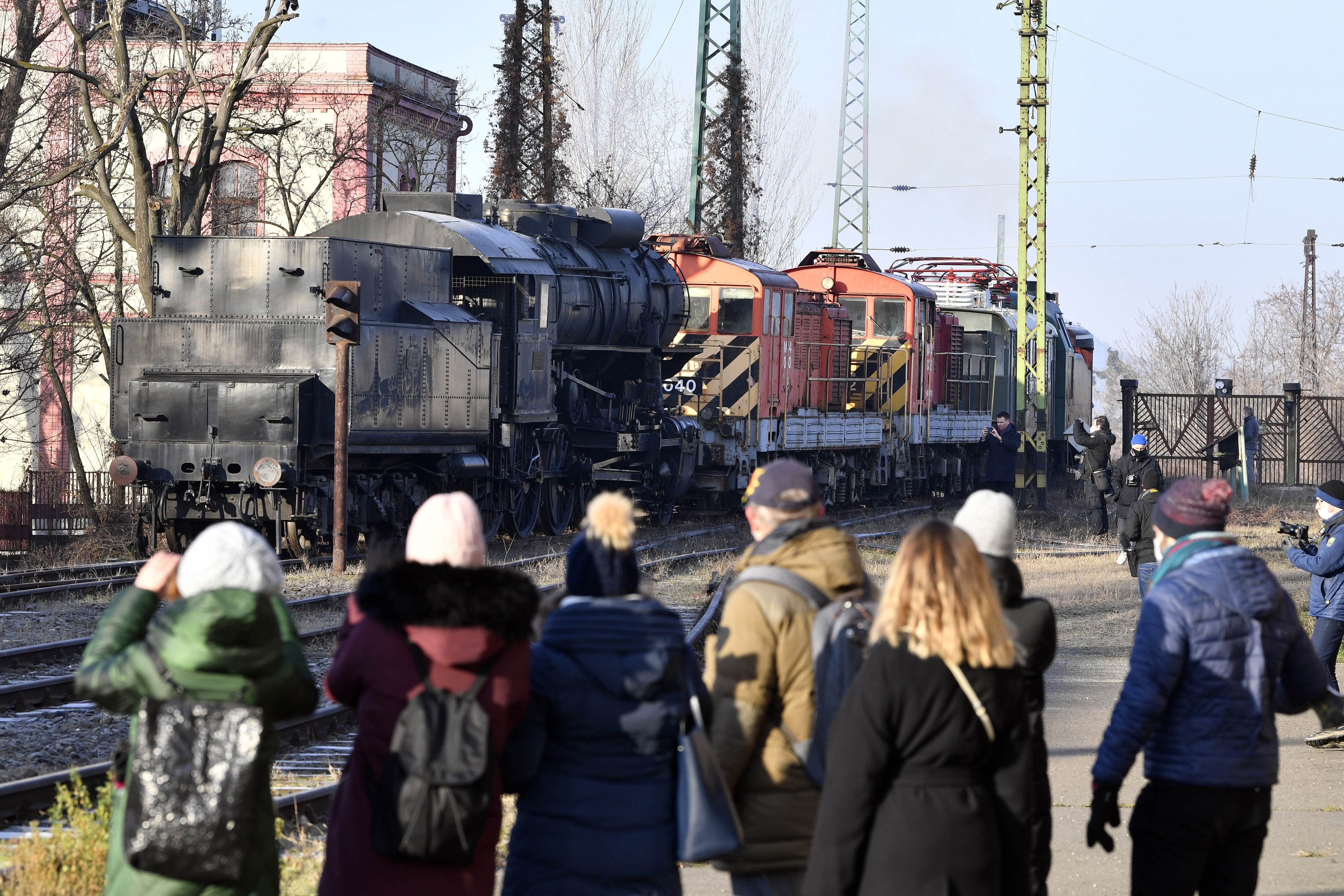 Megérkezett az első öt különleges vasúti jármű a Közlekedési Múzeum leendő helyszínére