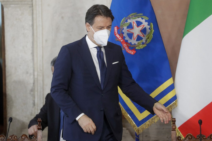 Az olaszok több mint fele választásokat akar új Conte-kormány helyett
