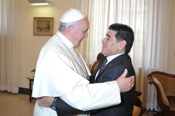 Ferenc pápa: Maradona nagyszerű bajnok volt, de egyben törékeny ember is