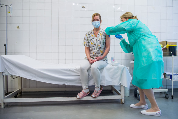 Megérkezett a harmadik vakcinaszállítmány