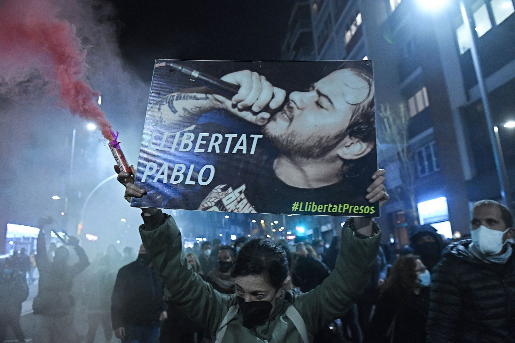 Az erősen baloldali retorikájú Hasél letartóztatása fokozta az ellentétet Katalónia és Madrid közt