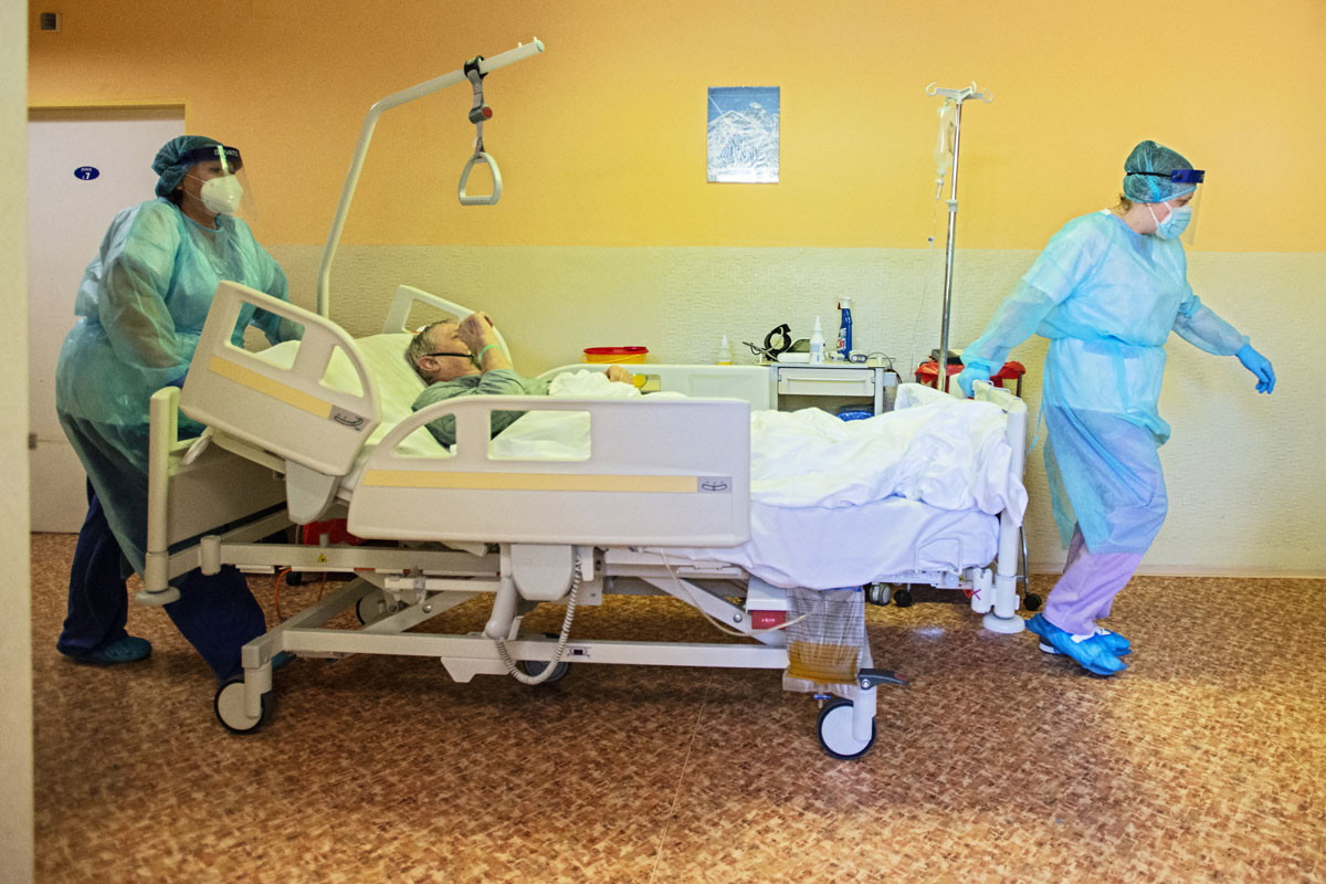 A cseh kórházak teljesítőképességük határán vannak