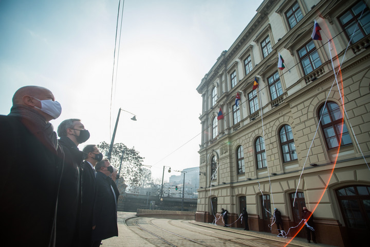 Felavatták a Nemzetközi Beruházási Bank budapesti székházát