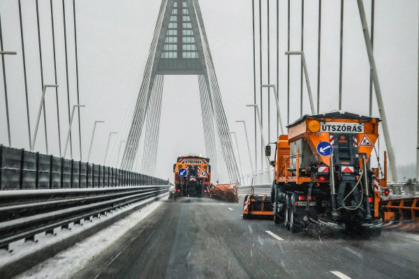 Fotó: Magyar Közút Viharos széllel érkezett meg a fagyos levegő