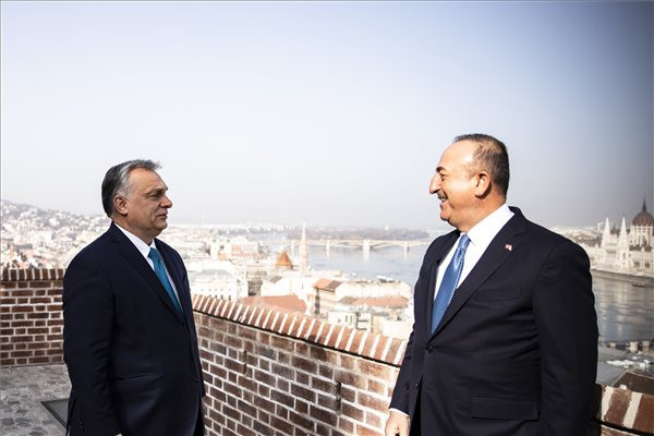 Orbán Viktor fogadta a török külügyminisztert