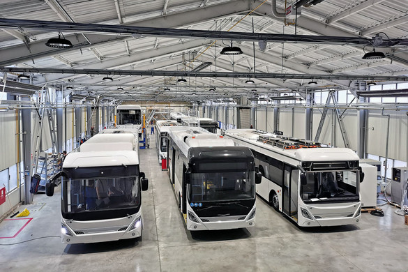 Készülnek az új buszok az Ikarus Ipari Parkban