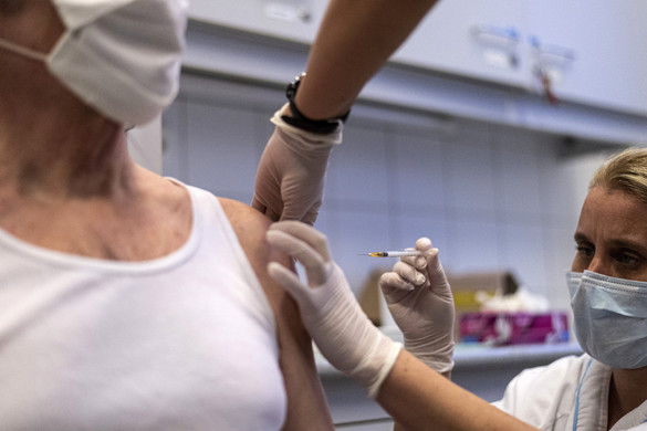 Keleti vakcinák nélkül ötszázezerrel kevesebb embert tudtunk volna beoltani