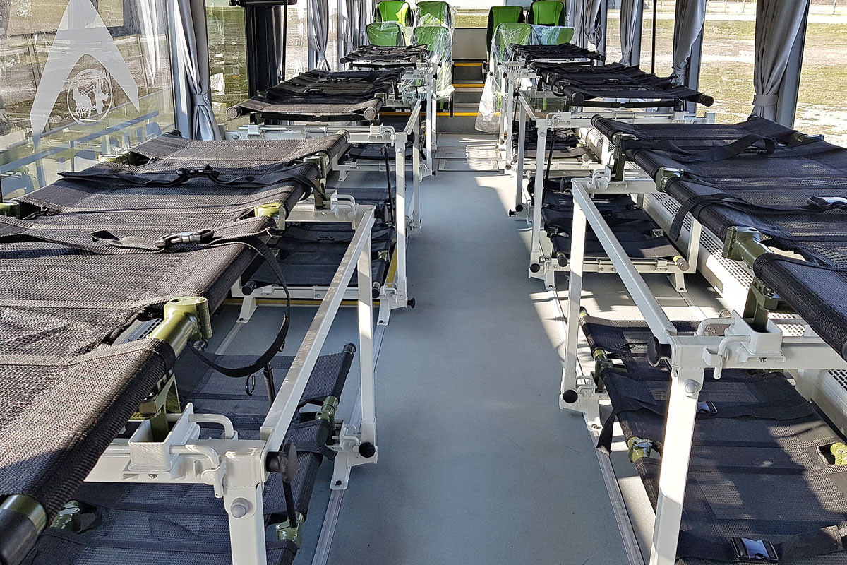 Fotó: MH/Katona László A vállalat katonai buszai több sérültet is képesek egyidejűleg biztonságosan szállítani