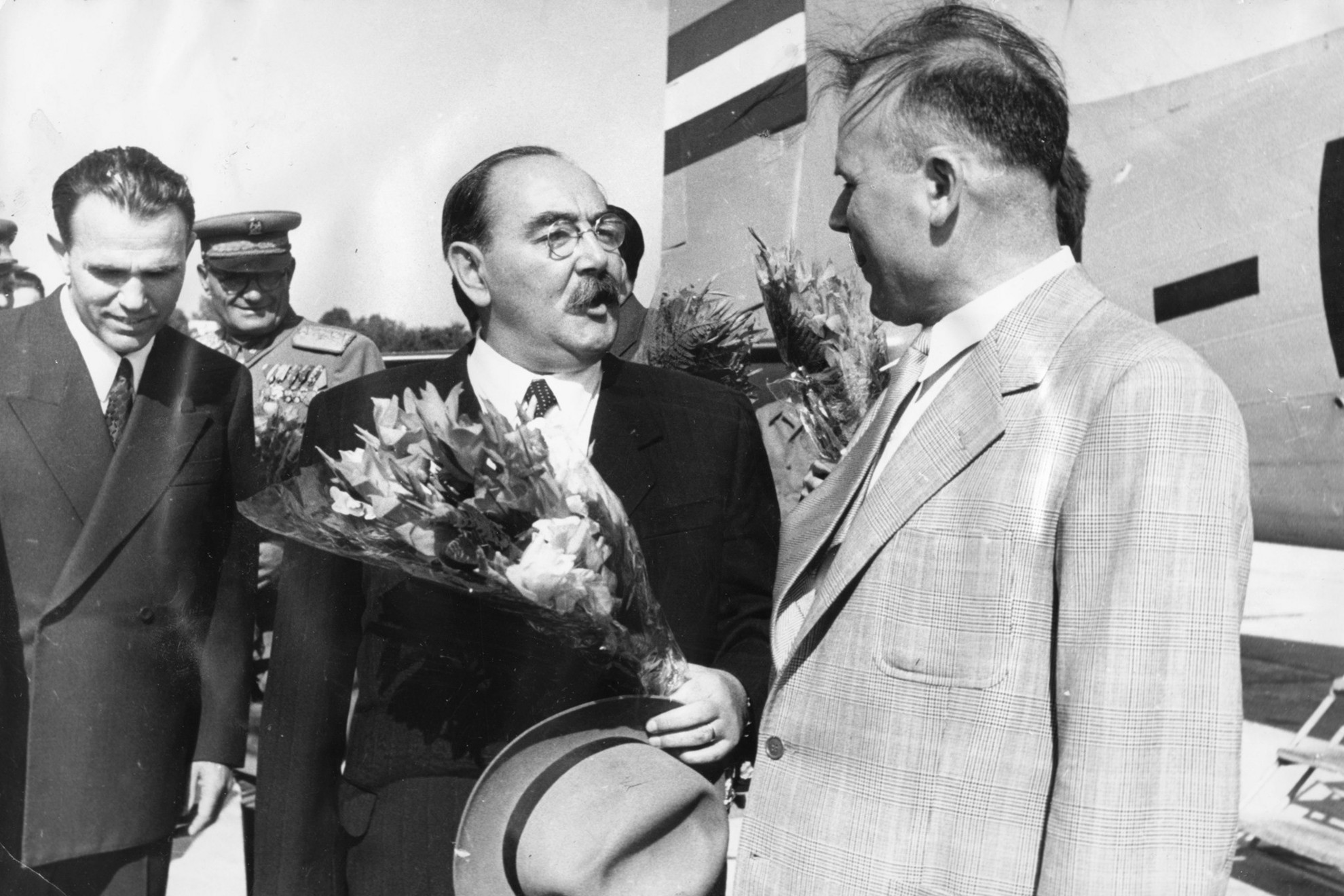 Fotó: MH Nagy Imre (k) a szovjet példát követve amnesztiát hirdetett