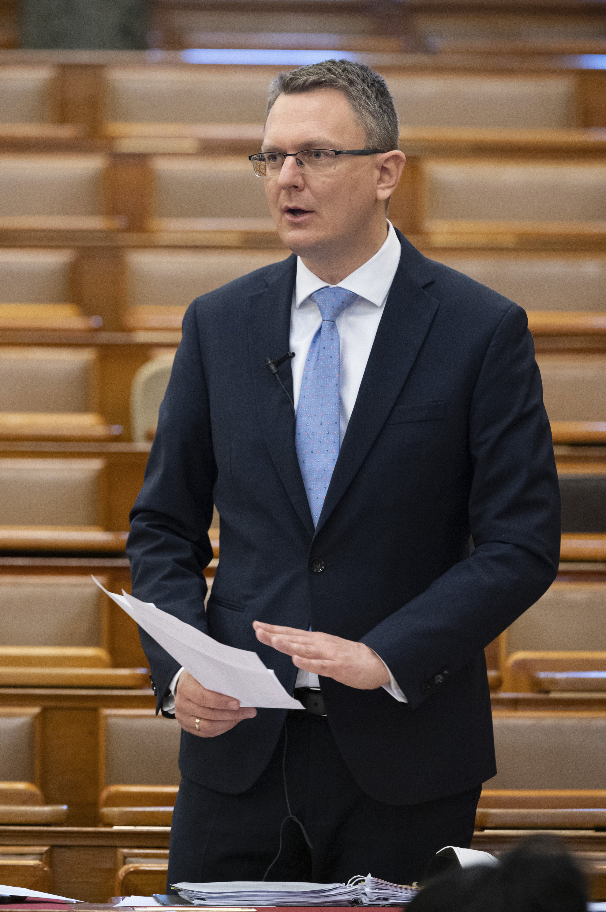 Fotó: MTI/Szigetváry Zsolt Rétvári Bence, az Emberi Erőforrások Minisztériumának parlamenti államtitkára napirend előtti felszólalásra válaszol az Országgyűlés plenáris ülésén