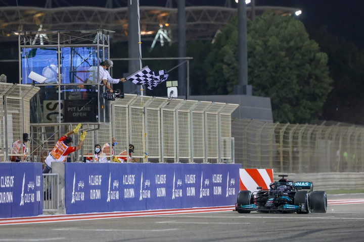 Lewis Hamilton nyerte az idénynyitó futamot