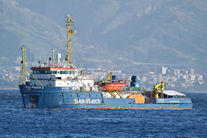 Az olasz hatóságok lefoglalták Sea-Watch 3 migránsmentő hajót