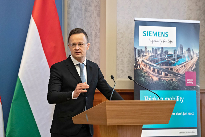 Fotó: Szijjártó Péter Facebook-oldal Hazánkban fejleszt a Siemens Mobility