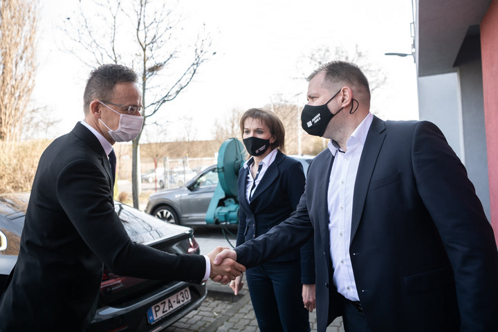 Fotó: Facebook/Szijjártó Péter Beruházási rekordot döntött tavaly Magyarország