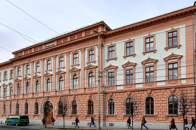 Fotó: dehir.hu A Debreceni Törvényszéken folytatódik a Szeviép-ügy bírósági eljárása