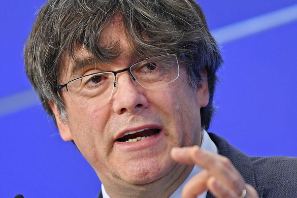 Megvonta Puigdemont mentelmi jogát az EP