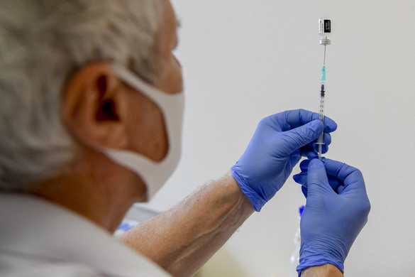 Az EU még százmillió adag vakcinát kér az idén a Pfizertől