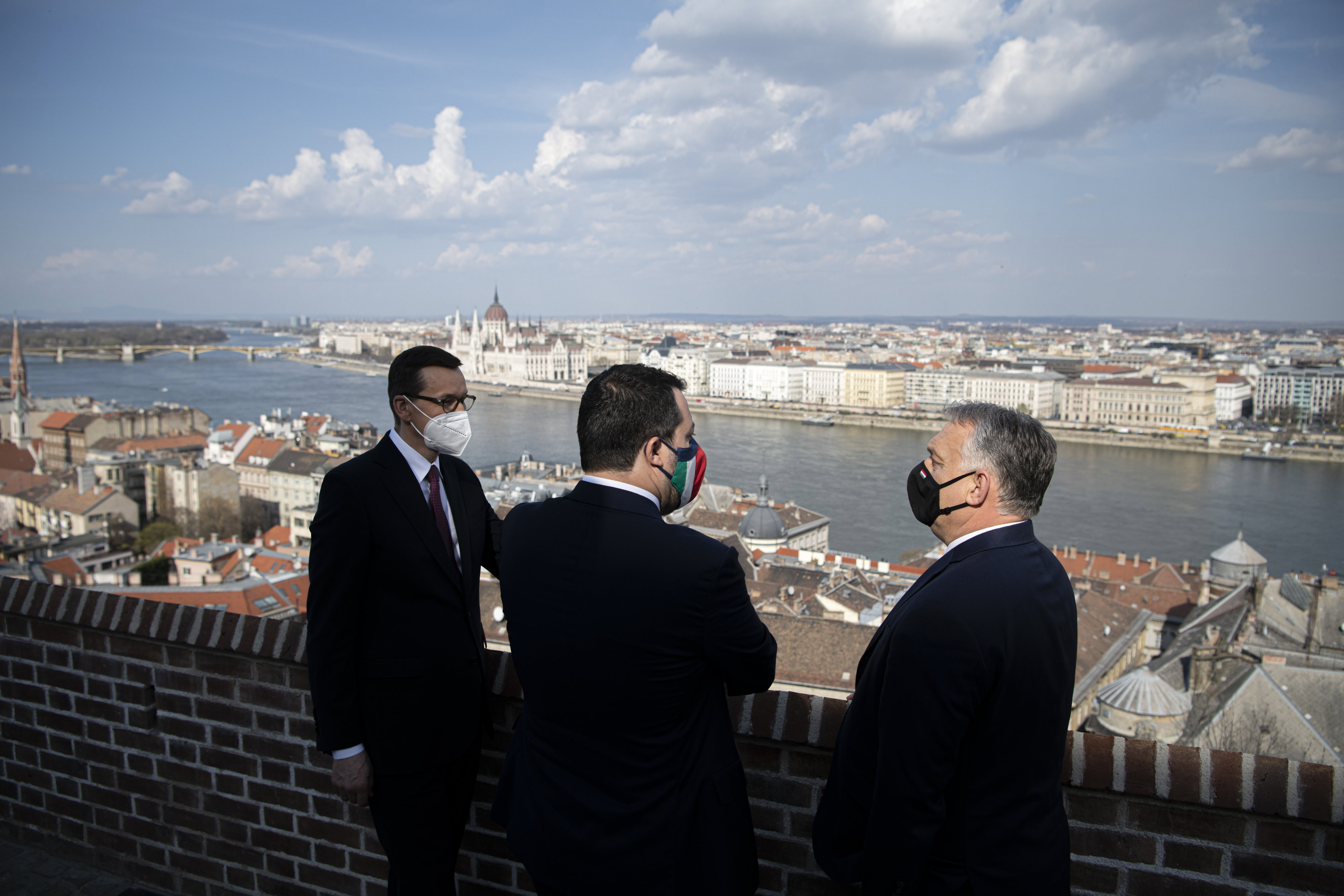 Morawieckit és Salvinit fogadta Orbán Viktor