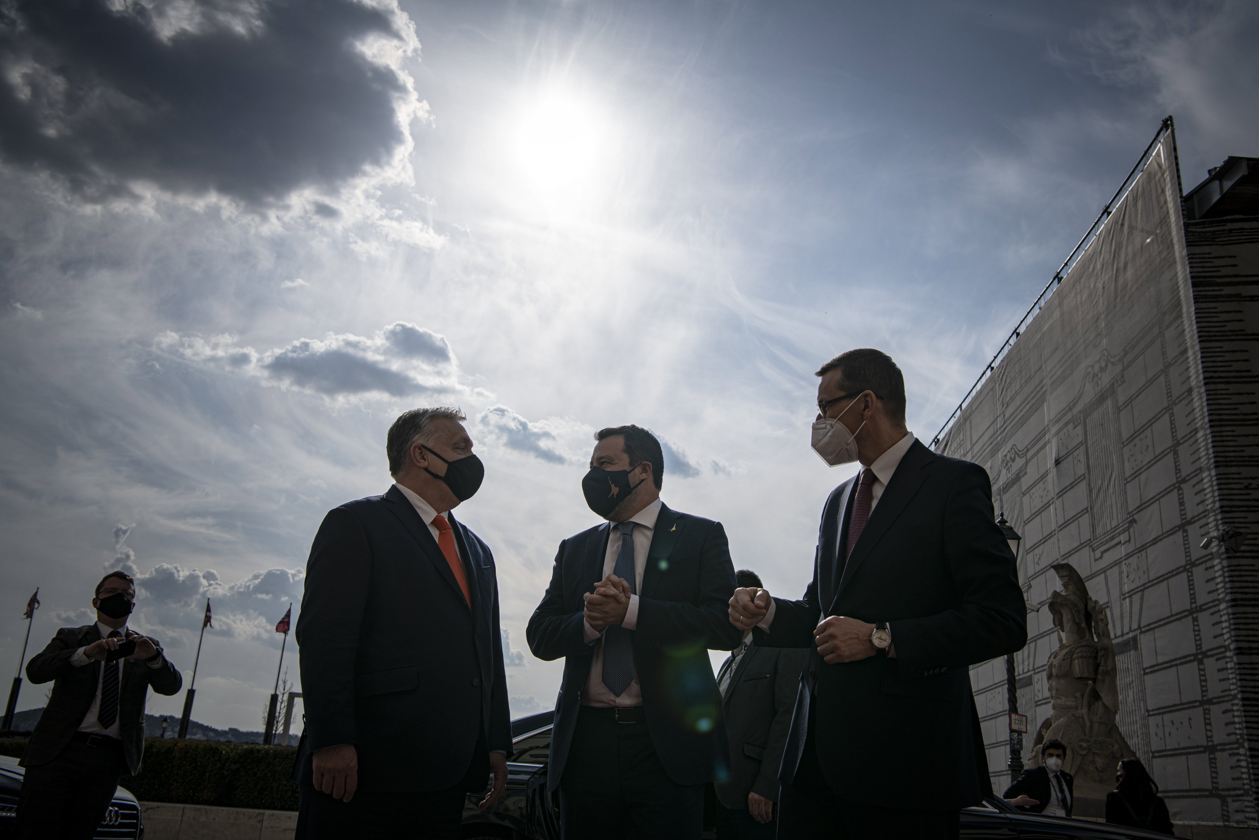 Morawieckit és Salvinit fogadta Orbán Viktor