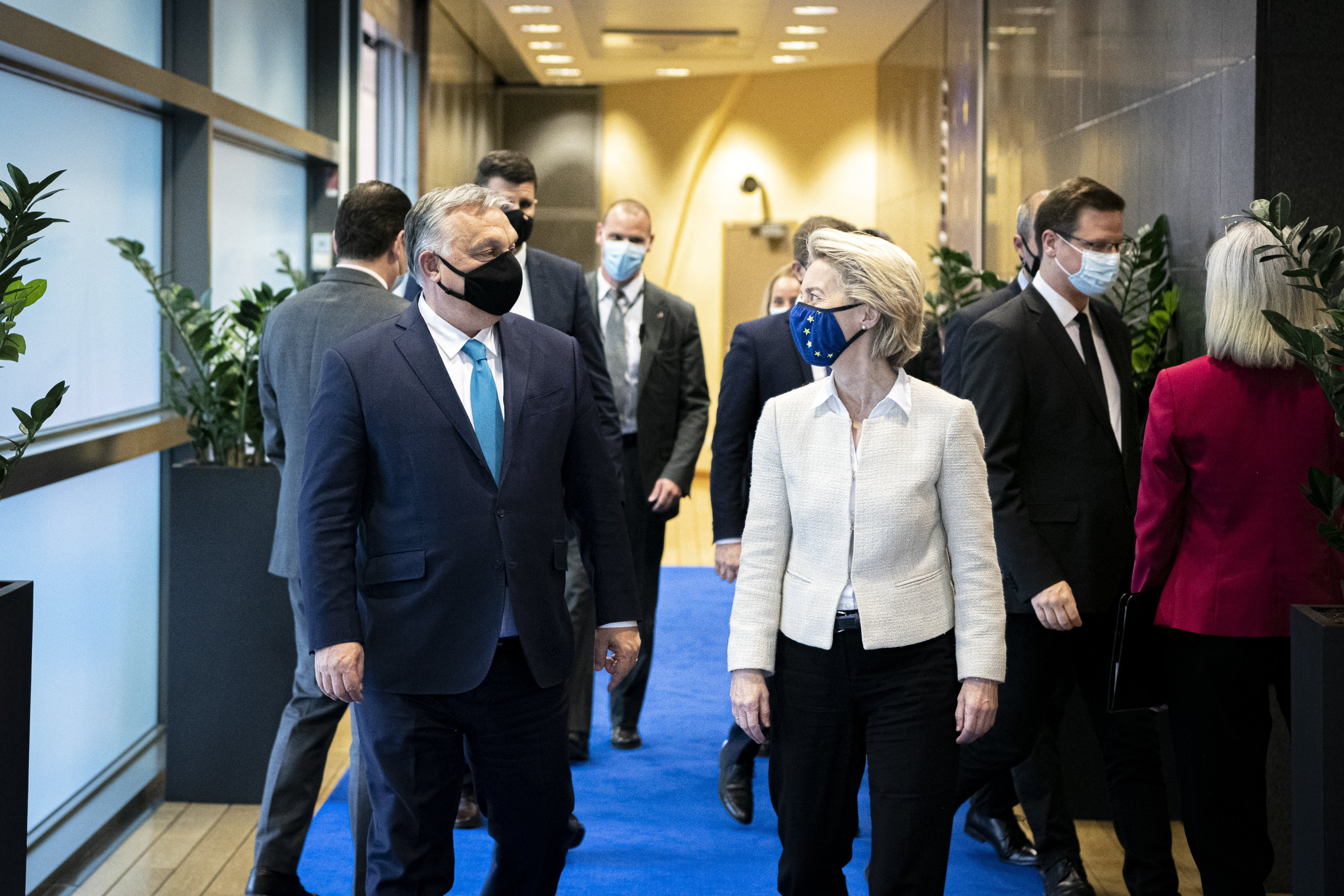 Orbán Viktor az Európai Bizottság elnökével tárgyal Brüsszelben
