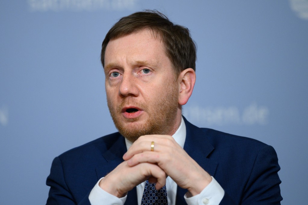 Michael Kretschmer szász kormányfő április végén Oroszországba utazik, hogy tárgyaljon a Szputnyik V vakcinákról
