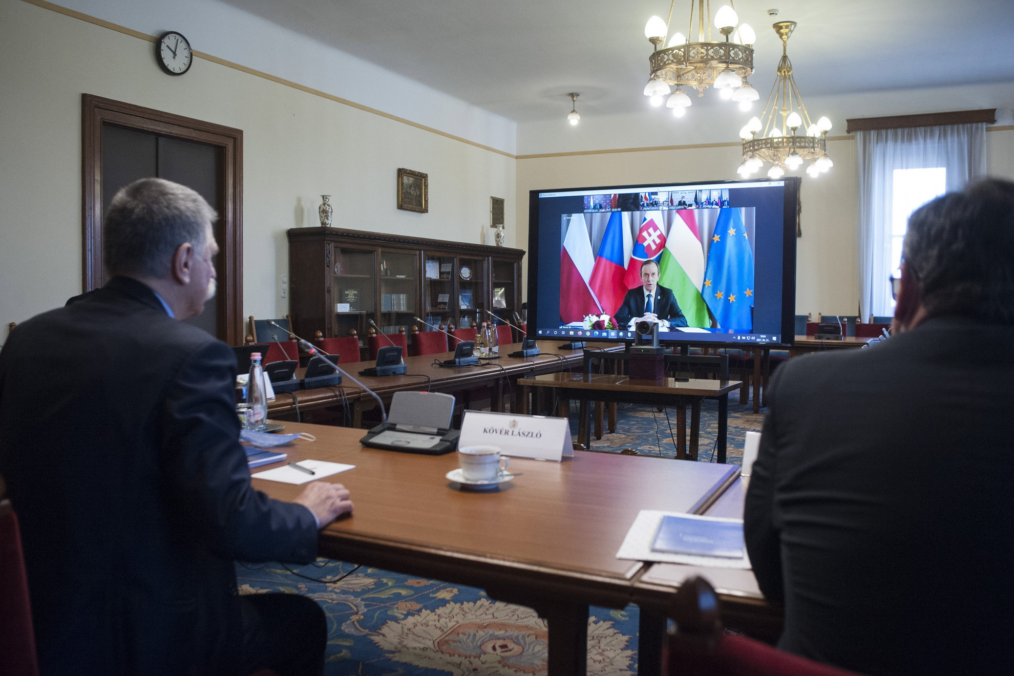 Fotó: Az Országgyűlés Sajtóirodája/P Kövér László, az Országgyűlés elnöke (b) részt vesz a visegrádi csoportot (V4) alkotó országok parlamenti elnökeinek online találkozóján az Országházban