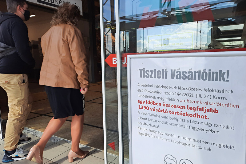 Lazítások, újranyitás
