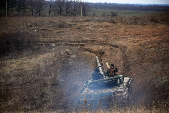 Az orosz hadsereg számos vadászbombázót telepített az ukrán határ közelébe
